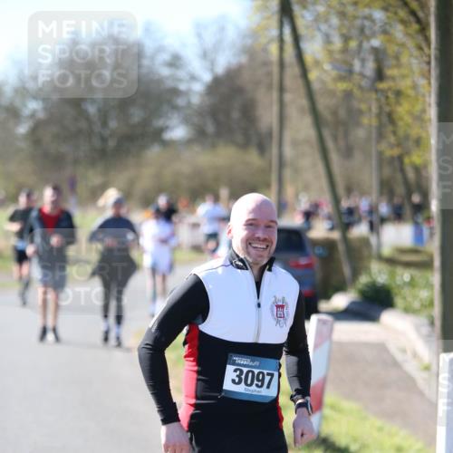 06.04.2025 - 44. Internationalen Wilhelmsburger Insellauf Jannik Wohlers http://msf.ph/oto/7596703 06.04.2025 10:35:26 Laufen 3097 meine-sportfotos.de