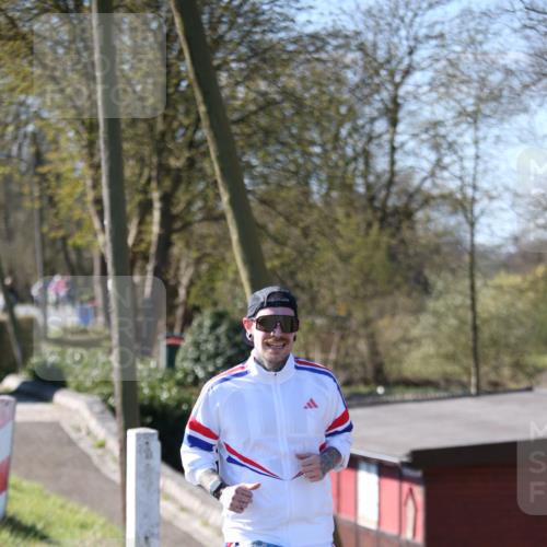 06.04.2025 - 44. Internationalen Wilhelmsburger Insellauf Jannik Wohlers http://msf.ph/oto/7596793 06.04.2025 10:35:37 Laufen 4198, 1312 meine-sportfotos.de