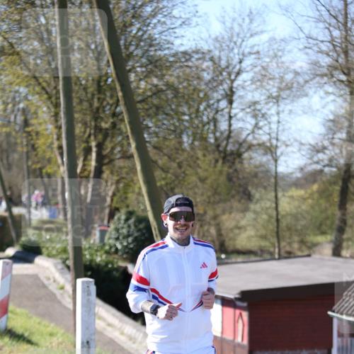 06.04.2025 - 44. Internationalen Wilhelmsburger Insellauf Jannik Wohlers http://msf.ph/oto/7596798 06.04.2025 10:35:37 Laufen 4198, 1312 meine-sportfotos.de