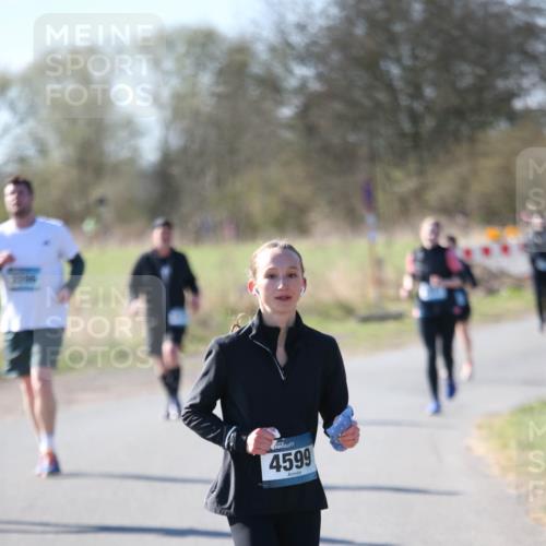 06.04.2025 - 44. Internationalen Wilhelmsburger Insellauf Jannik Wohlers http://msf.ph/oto/7596839 06.04.2025 10:35:40 Laufen 4599 meine-sportfotos.de