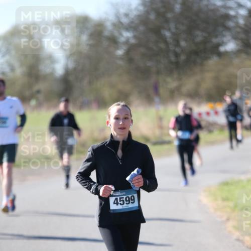06.04.2025 - 44. Internationalen Wilhelmsburger Insellauf Jannik Wohlers http://msf.ph/oto/7596843 06.04.2025 10:35:40 Laufen 4599 meine-sportfotos.de
