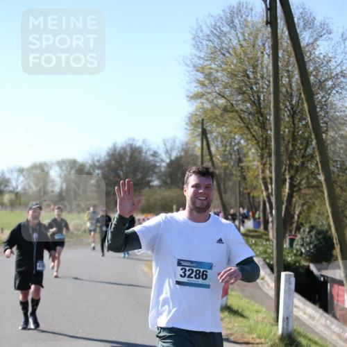 06.04.2025 - 44. Internationalen Wilhelmsburger Insellauf Jannik Wohlers http://msf.ph/oto/7596934 06.04.2025 10:35:47 Laufen 3286 meine-sportfotos.de