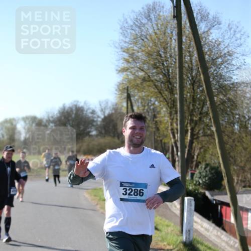 06.04.2025 - 44. Internationalen Wilhelmsburger Insellauf Jannik Wohlers http://msf.ph/oto/7596938 06.04.2025 10:35:47 Laufen 3286 meine-sportfotos.de