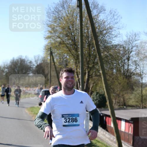 06.04.2025 - 44. Internationalen Wilhelmsburger Insellauf Jannik Wohlers http://msf.ph/oto/7596944 06.04.2025 10:35:47 Laufen 3286 meine-sportfotos.de
