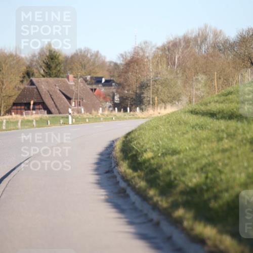 06.04.2025 - 44. Internationalen Wilhelmsburger Insellauf Jannik Wohlers http://msf.ph/oto/7596996 06.04.2025 08:59:58 Laufen  meine-sportfotos.de