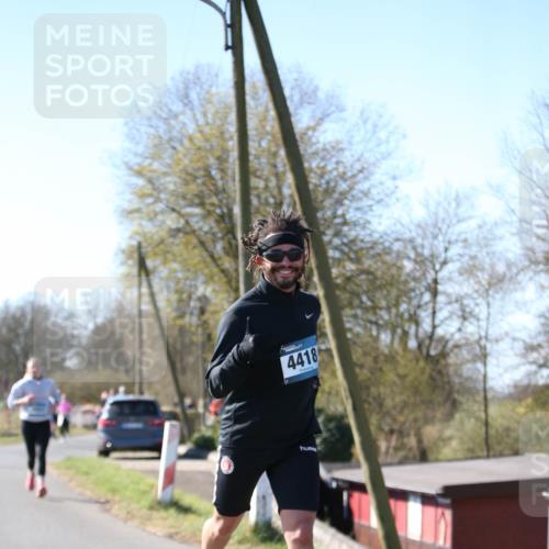 06.04.2025 - 44. Internationalen Wilhelmsburger Insellauf Jannik Wohlers http://msf.ph/oto/7597126 06.04.2025 10:36:01 Laufen 4418 meine-sportfotos.de