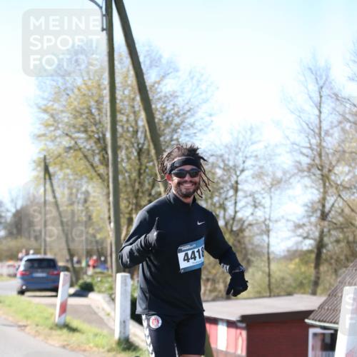 06.04.2025 - 44. Internationalen Wilhelmsburger Insellauf Jannik Wohlers http://msf.ph/oto/7597135 06.04.2025 10:36:01 Laufen 4418 meine-sportfotos.de