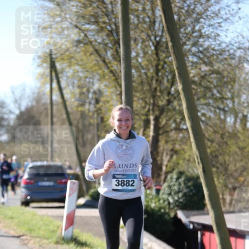 06.04.2025 - 44. Internationalen Wilhelmsburger Insellauf Jannik Wohlers http://msf.ph/oto/7597195 06.04.2025 10:36:04 Laufen 3882 meine-sportfotos.de