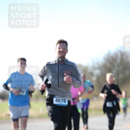 06.04.2025 - 44. Internationalen Wilhelmsburger Insellauf Jannik Wohlers http://msf.ph/oto/7597254 06.04.2025 10:36:17 Laufen 4076 meine-sportfotos.de