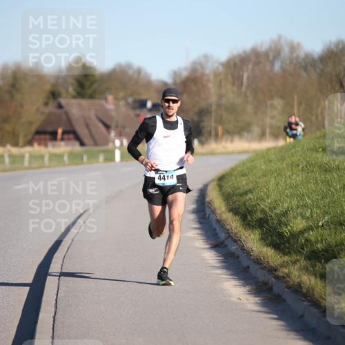 06.04.2025 - 44. Internationalen Wilhelmsburger Insellauf Jannik Wohlers http://msf.ph/oto/7597375 06.04.2025 09:16:12 Laufen 4414 meine-sportfotos.de