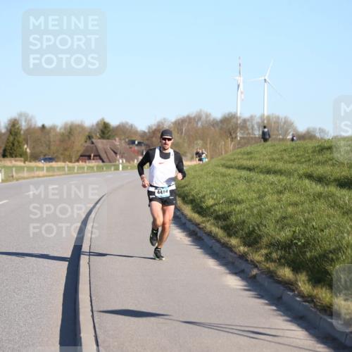 06.04.2025 - 44. Internationalen Wilhelmsburger Insellauf Jannik Wohlers http://msf.ph/oto/7597432 06.04.2025 09:16:13 Laufen 4414 meine-sportfotos.de