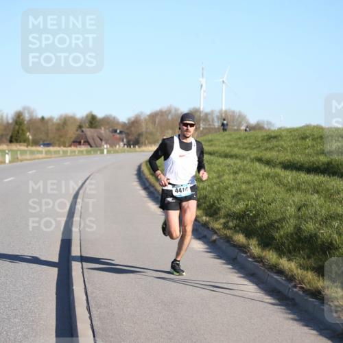 06.04.2025 - 44. Internationalen Wilhelmsburger Insellauf Jannik Wohlers http://msf.ph/oto/7597497 06.04.2025 09:16:14 Laufen 4414 meine-sportfotos.de