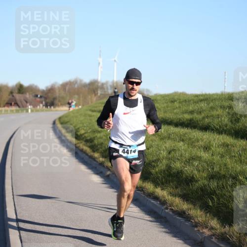 06.04.2025 - 44. Internationalen Wilhelmsburger Insellauf Jannik Wohlers http://msf.ph/oto/7597517 06.04.2025 09:16:15 Laufen 4414 meine-sportfotos.de