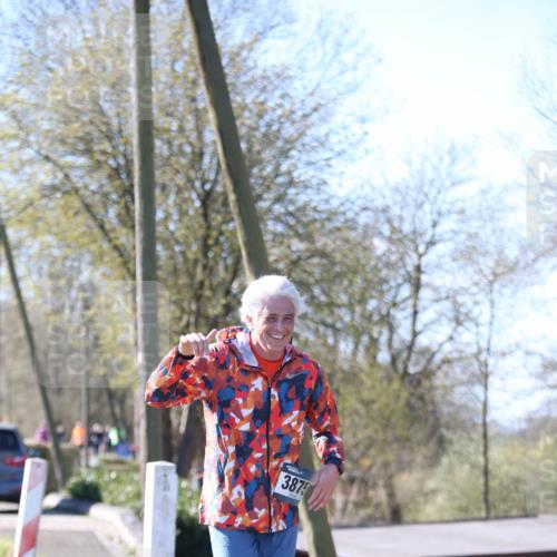 06.04.2025 - 44. Internationalen Wilhelmsburger Insellauf Jannik Wohlers http://msf.ph/oto/7597547 06.04.2025 10:36:37 Laufen 3875 meine-sportfotos.de