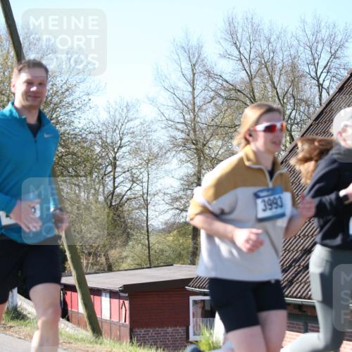 06.04.2025 - 44. Internationalen Wilhelmsburger Insellauf Jannik Wohlers http://msf.ph/oto/7597602 06.04.2025 10:36:43 Laufen 3993, 395 meine-sportfotos.de