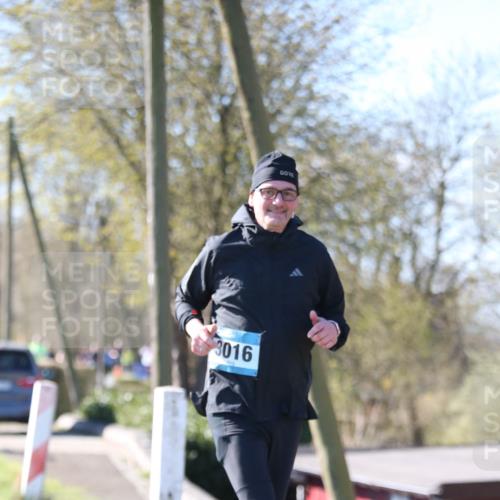 06.04.2025 - 44. Internationalen Wilhelmsburger Insellauf Jannik Wohlers http://msf.ph/oto/7597669 06.04.2025 10:36:51 Laufen 3016 meine-sportfotos.de