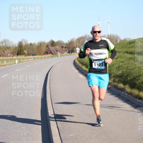 06.04.2025 - 44. Internationalen Wilhelmsburger Insellauf Jannik Wohlers http://msf.ph/oto/7597845 06.04.2025 09:16:37 Laufen 5123 meine-sportfotos.de