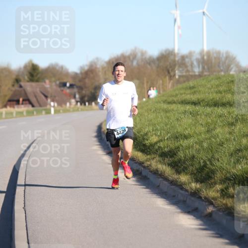 06.04.2025 - 44. Internationalen Wilhelmsburger Insellauf Jannik Wohlers http://msf.ph/oto/7597858 06.04.2025 09:16:50 Laufen 4425 meine-sportfotos.de