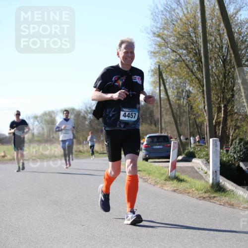 06.04.2025 - 44. Internationalen Wilhelmsburger Insellauf Jannik Wohlers http://msf.ph/oto/7597900 06.04.2025 10:37:28 Laufen 4457 meine-sportfotos.de