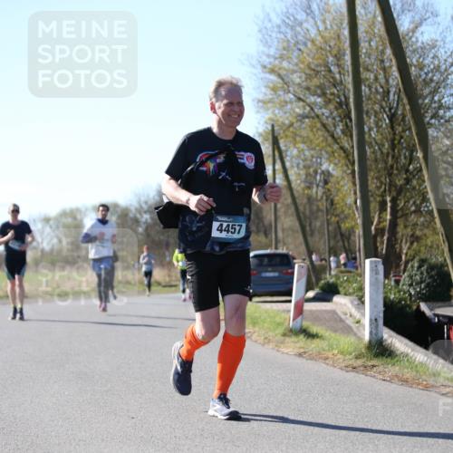 06.04.2025 - 44. Internationalen Wilhelmsburger Insellauf Jannik Wohlers http://msf.ph/oto/7597904 06.04.2025 10:37:28 Laufen 4457 meine-sportfotos.de