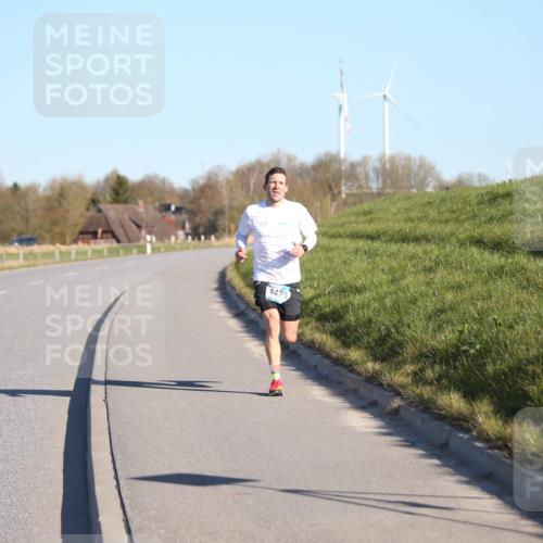 06.04.2025 - 44. Internationalen Wilhelmsburger Insellauf Jannik Wohlers http://msf.ph/oto/7597908 06.04.2025 09:16:51 Laufen 4425 meine-sportfotos.de