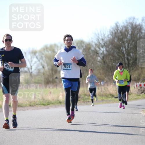 06.04.2025 - 44. Internationalen Wilhelmsburger Insellauf Jannik Wohlers http://msf.ph/oto/7597913 06.04.2025 10:37:30 Laufen 4314, 3807, 142, 3551 meine-sportfotos.de