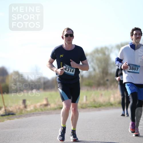 06.04.2025 - 44. Internationalen Wilhelmsburger Insellauf Jannik Wohlers http://msf.ph/oto/7597954 06.04.2025 10:37:31 Laufen 4314, 3807 meine-sportfotos.de