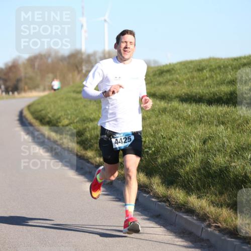 06.04.2025 - 44. Internationalen Wilhelmsburger Insellauf Jannik Wohlers http://msf.ph/oto/7597986 06.04.2025 09:16:53 Laufen 4425 meine-sportfotos.de
