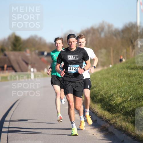 06.04.2025 - 44. Internationalen Wilhelmsburger Insellauf Jannik Wohlers http://msf.ph/oto/7598074 06.04.2025 09:17:11 Laufen 4127 meine-sportfotos.de