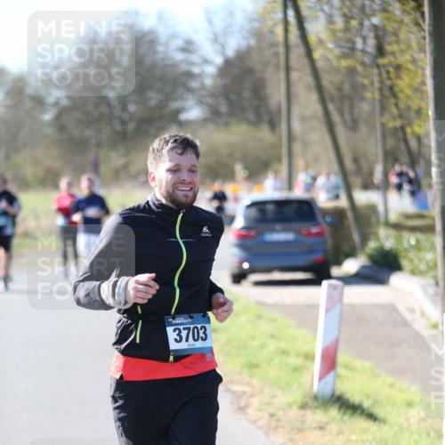 06.04.2025 - 44. Internationalen Wilhelmsburger Insellauf Jannik Wohlers http://msf.ph/oto/7598087 06.04.2025 10:37:44 Laufen 6, 3703 meine-sportfotos.de