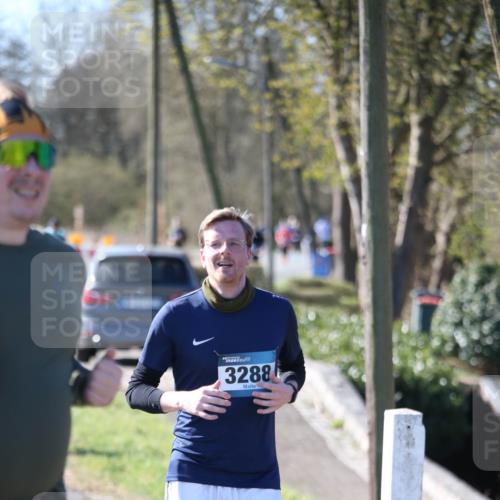 06.04.2025 - 44. Internationalen Wilhelmsburger Insellauf Jannik Wohlers http://msf.ph/oto/7598122 06.04.2025 10:37:55 Laufen 2, 64, 3288 meine-sportfotos.de
