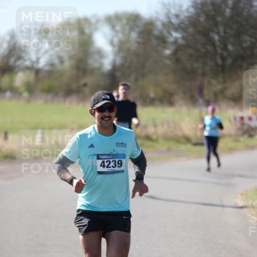 06.04.2025 - 44. Internationalen Wilhelmsburger Insellauf Jannik Wohlers http://msf.ph/oto/7598368 06.04.2025 10:38:14 Laufen 20, 4239 meine-sportfotos.de