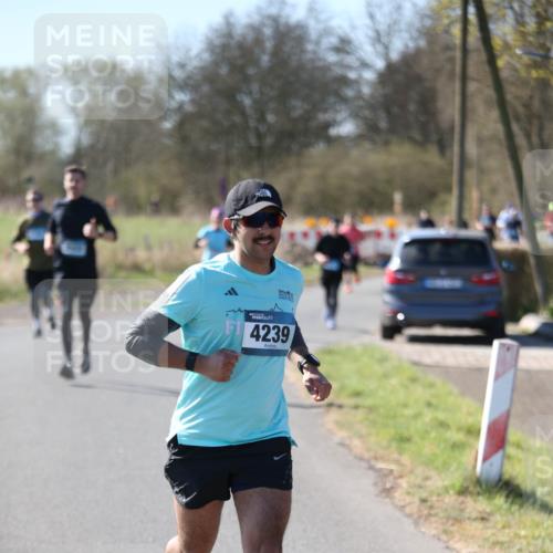 06.04.2025 - 44. Internationalen Wilhelmsburger Insellauf Jannik Wohlers http://msf.ph/oto/7598385 06.04.2025 10:38:15 Laufen 4239 meine-sportfotos.de