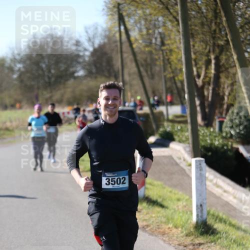 06.04.2025 - 44. Internationalen Wilhelmsburger Insellauf Jannik Wohlers http://msf.ph/oto/7598434 06.04.2025 10:38:20 Laufen 3502 meine-sportfotos.de