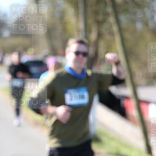 06.04.2025 - 44. Internationalen Wilhelmsburger Insellauf Jannik Wohlers http://msf.ph/oto/7598496 06.04.2025 10:38:25 Laufen  meine-sportfotos.de