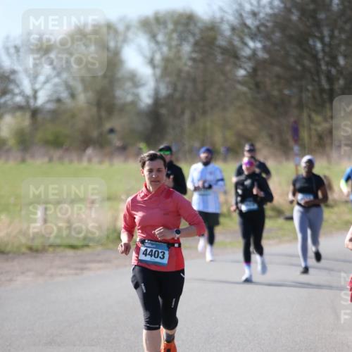 06.04.2025 - 44. Internationalen Wilhelmsburger Insellauf Jannik Wohlers http://msf.ph/oto/7598512 06.04.2025 10:38:30 Laufen 4403 meine-sportfotos.de