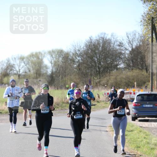 06.04.2025 - 44. Internationalen Wilhelmsburger Insellauf Jannik Wohlers http://msf.ph/oto/7598551 06.04.2025 10:38:36 Laufen 4101, 4473, 4255, 3928, 3431, 31, 4323 meine-sportfotos.de