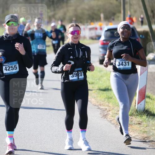 06.04.2025 - 44. Internationalen Wilhelmsburger Insellauf Jannik Wohlers http://msf.ph/oto/7598566 06.04.2025 10:38:38 Laufen 4255, 3142, 3928, 3431 meine-sportfotos.de
