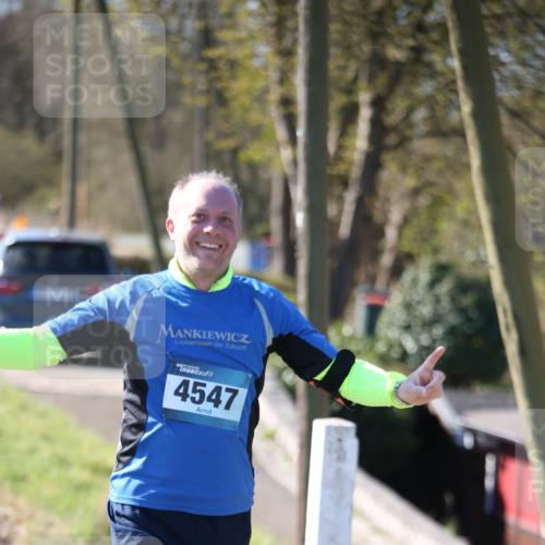 06.04.2025 - 44. Internationalen Wilhelmsburger Insellauf Jannik Wohlers http://msf.ph/oto/7598717 06.04.2025 10:38:45 Laufen 4547 meine-sportfotos.de