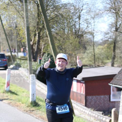 06.04.2025 - 44. Internationalen Wilhelmsburger Insellauf Jannik Wohlers http://msf.ph/oto/7598839 06.04.2025 10:38:52 Laufen 4540 meine-sportfotos.de
