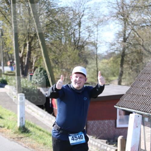 06.04.2025 - 44. Internationalen Wilhelmsburger Insellauf Jannik Wohlers http://msf.ph/oto/7598849 06.04.2025 10:38:52 Laufen 4540 meine-sportfotos.de