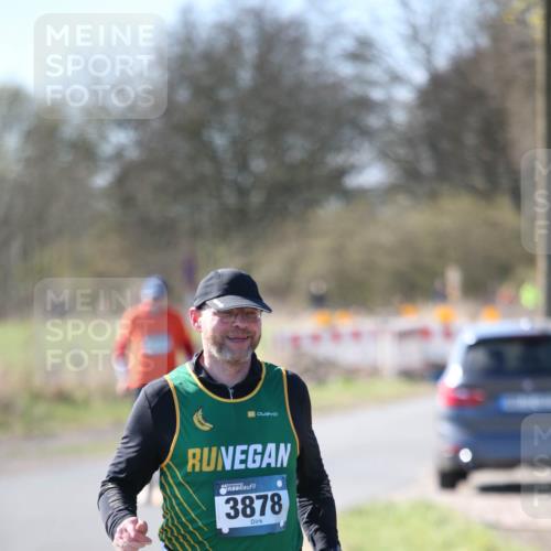 06.04.2025 - 44. Internationalen Wilhelmsburger Insellauf Jannik Wohlers http://msf.ph/oto/7598855 06.04.2025 10:38:53 Laufen 3878 meine-sportfotos.de