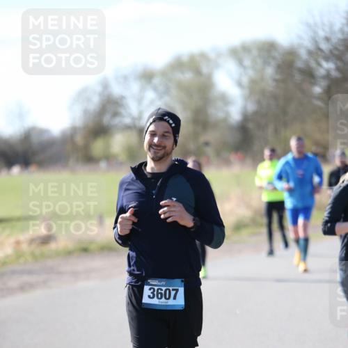 06.04.2025 - 44. Internationalen Wilhelmsburger Insellauf Jannik Wohlers http://msf.ph/oto/7599114 06.04.2025 10:39:40 Laufen 3607 meine-sportfotos.de
