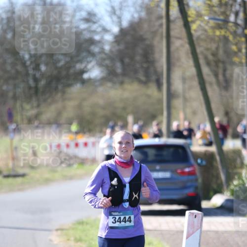 06.04.2025 - 44. Internationalen Wilhelmsburger Insellauf Jannik Wohlers http://msf.ph/oto/7599207 06.04.2025 10:39:47 Laufen 3444 meine-sportfotos.de