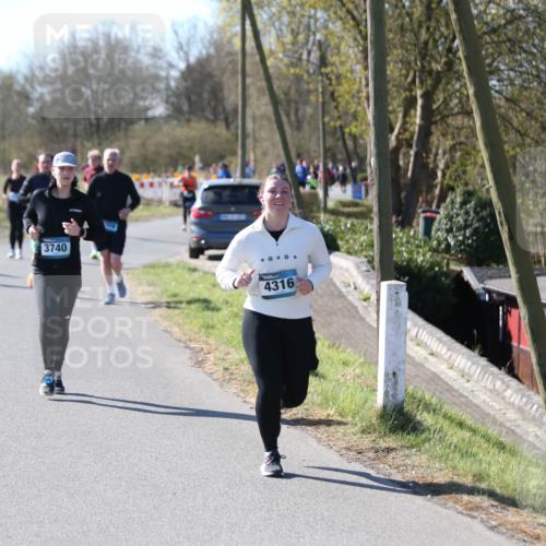 06.04.2025 - 44. Internationalen Wilhelmsburger Insellauf Jannik Wohlers http://msf.ph/oto/7599294 06.04.2025 10:40:05 Laufen 3740, 4316 meine-sportfotos.de