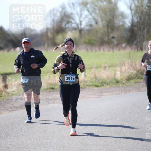 06.04.2025 - 44. Internationalen Wilhelmsburger Insellauf Jannik Wohlers http://msf.ph/oto/7599303 06.04.2025 10:40:07 Laufen 56, 3919, 4235, 3034 meine-sportfotos.de