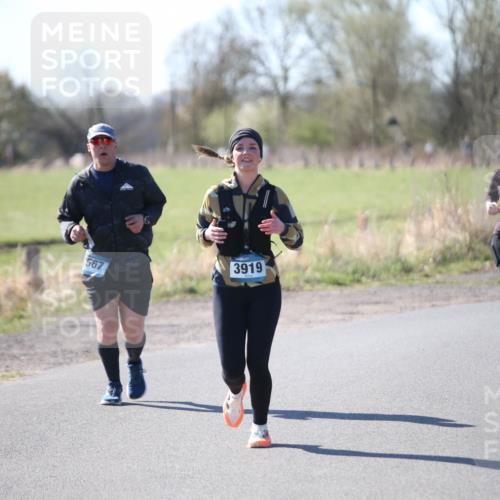 06.04.2025 - 44. Internationalen Wilhelmsburger Insellauf Jannik Wohlers http://msf.ph/oto/7599307 06.04.2025 10:40:08 Laufen 3919, 567, 4235, 303 meine-sportfotos.de