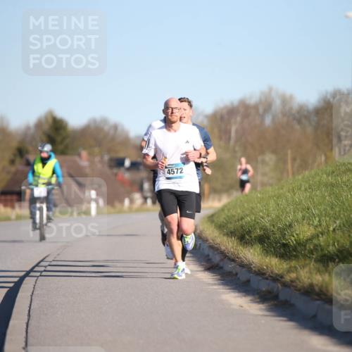 06.04.2025 - 44. Internationalen Wilhelmsburger Insellauf Jannik Wohlers http://msf.ph/oto/7599337 06.04.2025 09:18:22 Laufen 4572 meine-sportfotos.de