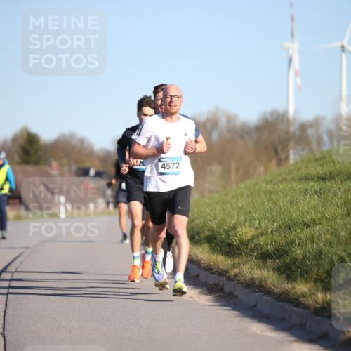 06.04.2025 - 44. Internationalen Wilhelmsburger Insellauf Jannik Wohlers http://msf.ph/oto/7599406 06.04.2025 09:18:24 Laufen 120, 4572 meine-sportfotos.de