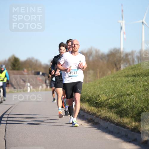 06.04.2025 - 44. Internationalen Wilhelmsburger Insellauf Jannik Wohlers http://msf.ph/oto/7599415 06.04.2025 09:18:24 Laufen 4572 meine-sportfotos.de
